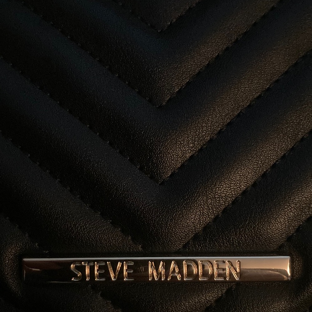 Steve Madden Terra Chain Top Handle Crossbody Bag.